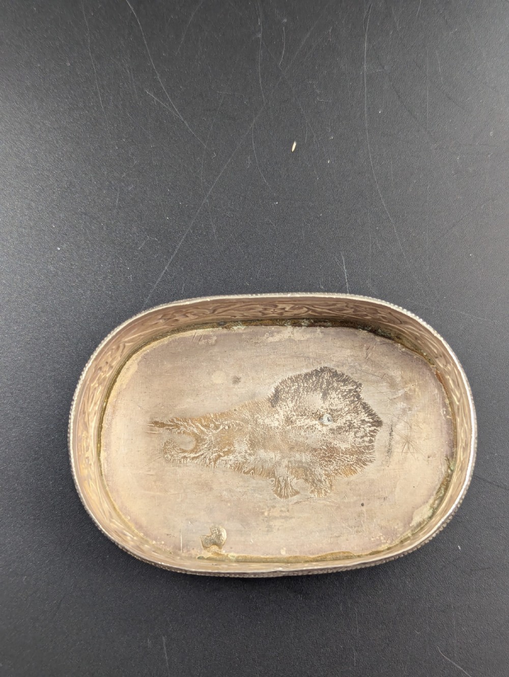 Antique Silver Snuff Box Depicting a Battle Between a Lion and a Mythological Beast View V