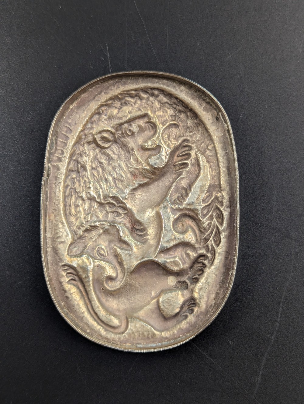 Antique Silver Snuff Box Depicting a Battle Between a Lion and a Mythological Beast View VI