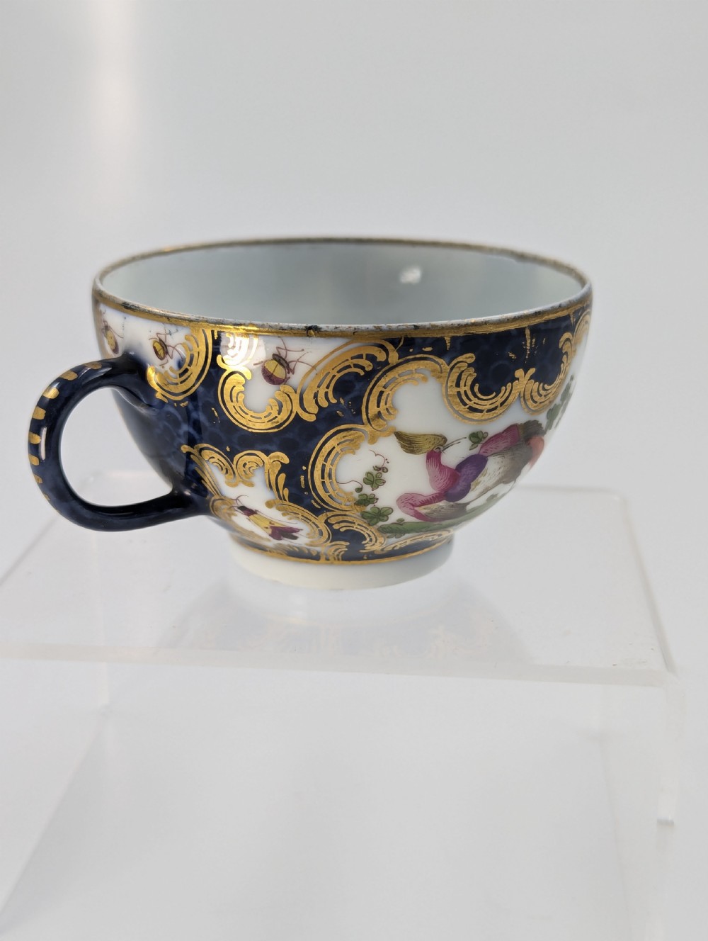 A Rare 18th Century Worcester Tea Cup with Hand-Painted Exotic Birds - c.1760 View III