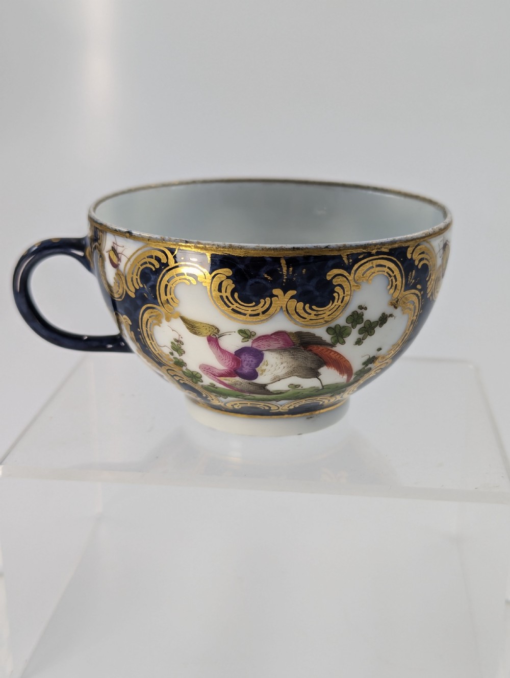 A Rare 18th Century Worcester Tea Cup with Hand-Painted Exotic Birds - c.1760 View IV