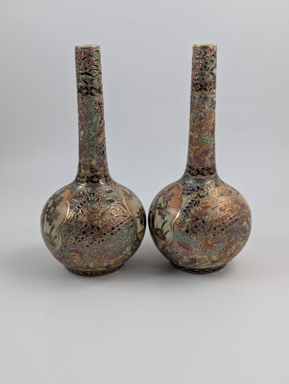 Antique Handpainted Bud Vases, Satsuma, signed by Gyokushu, Meiji period (1868-1912). View II