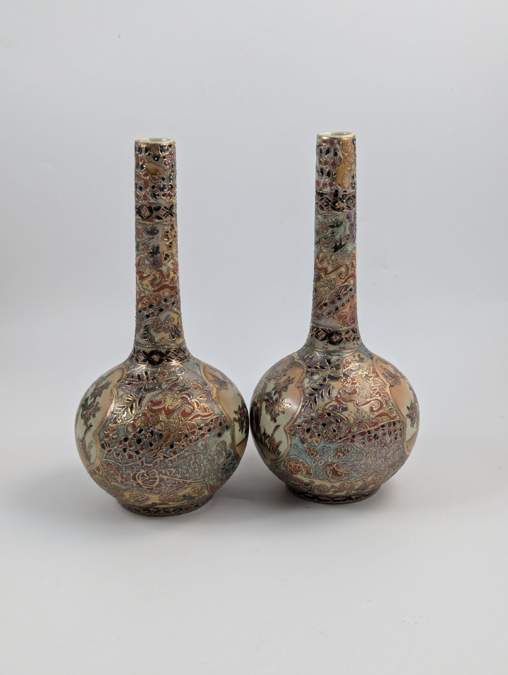 Antique Handpainted Bud Vases, Satsuma, signed by Gyokushu, Meiji period (1868-1912). View V
