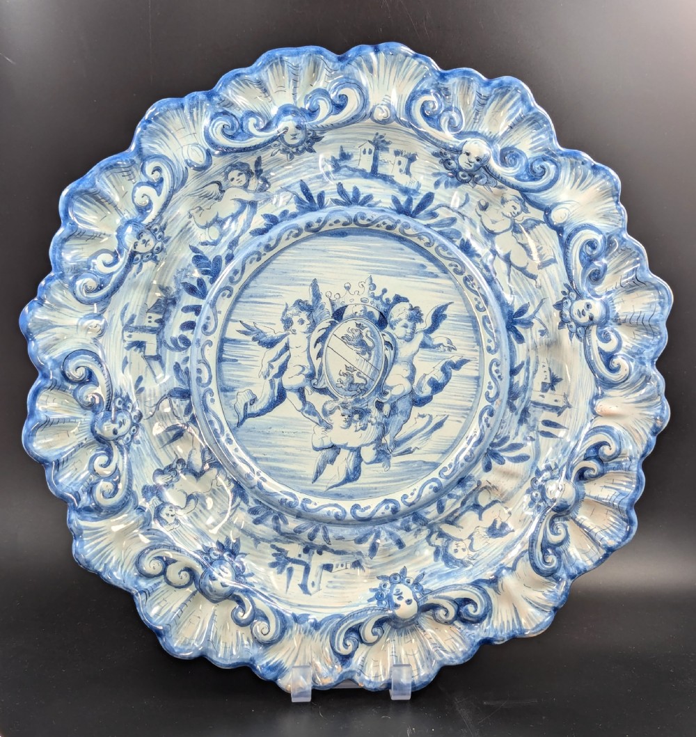 Antique Italian Cantagalli Plate, Decorated with Putti, 19th Century – Large