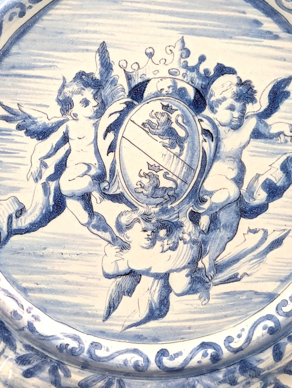 Antique Italian Cantagalli Plate, Decorated with Putti, 19th Century – Large View II