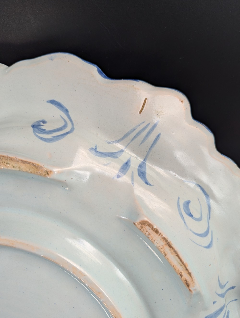 Antique Italian Cantagalli Plate, Decorated with Putti, 19th Century – Large View IX