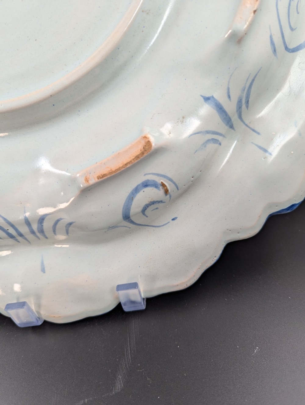Antique Italian Cantagalli Plate, Decorated with Putti, 19th Century – Large View X