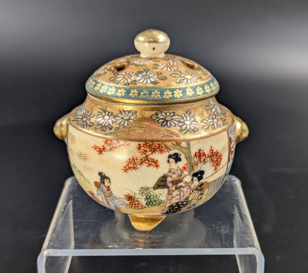Antique Hand Painted Satsuma Koro, Kintozan Style , c. Meiji Period 