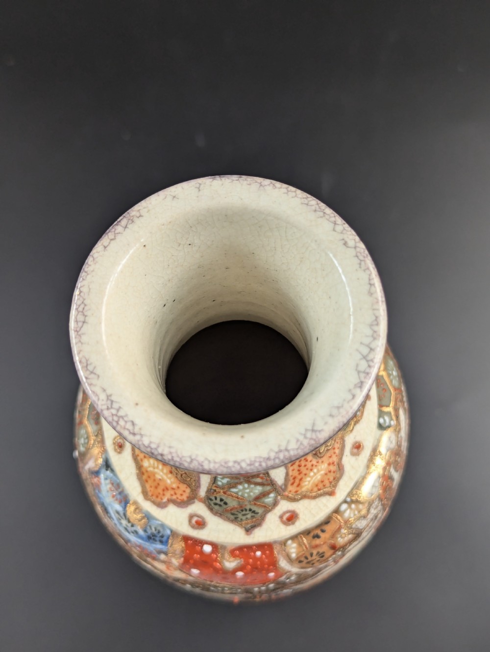 Antique hand painted Satsuma Vase, Japan, Meiji period . View IX