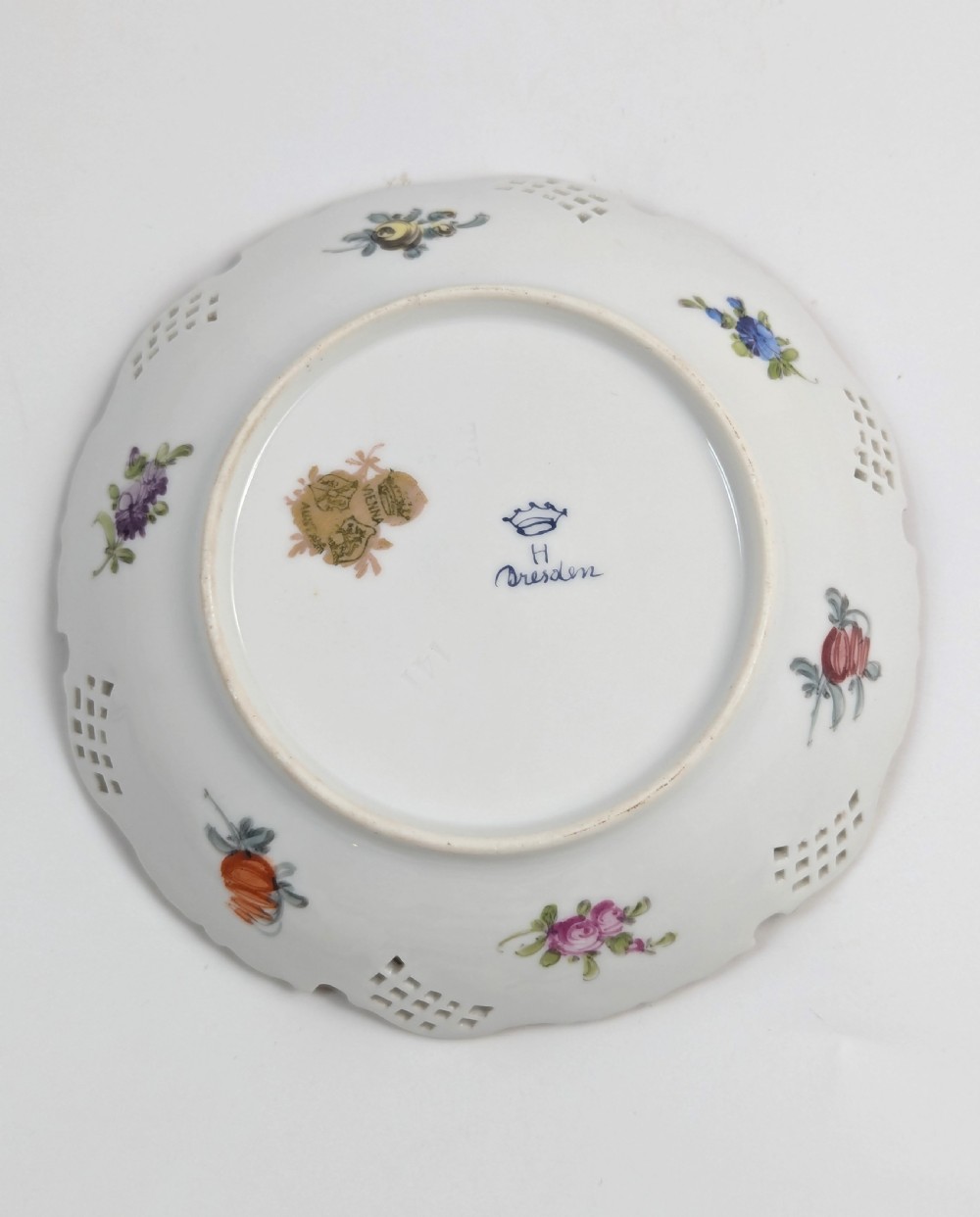 Helena Wolfsohn Porcelain Bowls/Plates, Dresden, c. 1886. View X