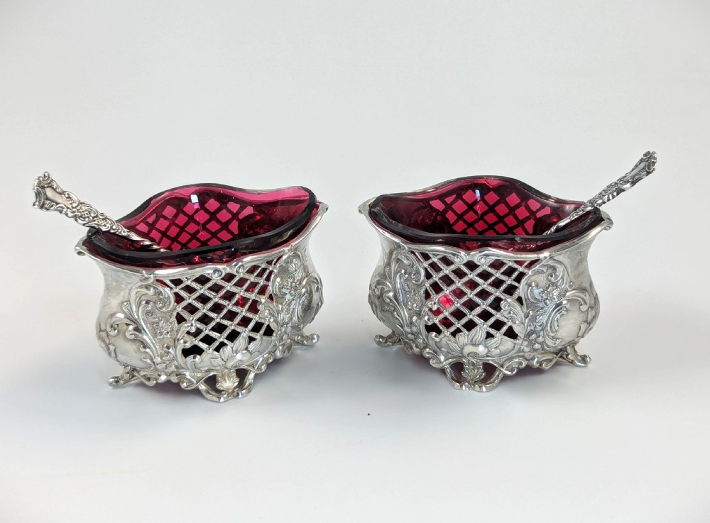 Pair of Edwardian Silver Salts with Ruby Glass Liners, 1902 View II