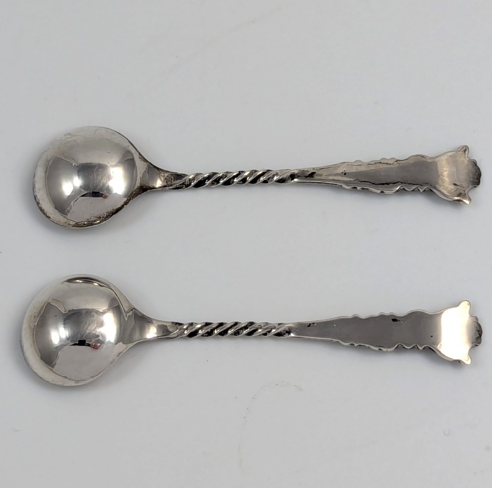 Pair of Edwardian Silver Salts with Ruby Glass Liners, 1902 View XII