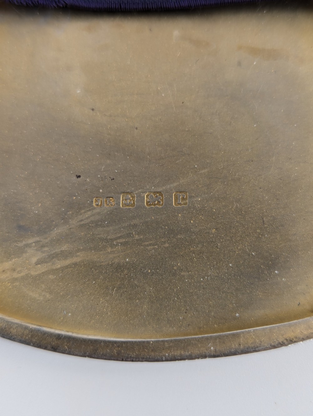 Silver Cigarette Case with Ornamental Design, Birmingham, 1916 View IV