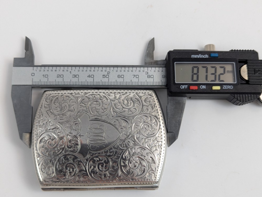 Silver Cigarette Case with Ornamental Design, Birmingham, 1916 View VII