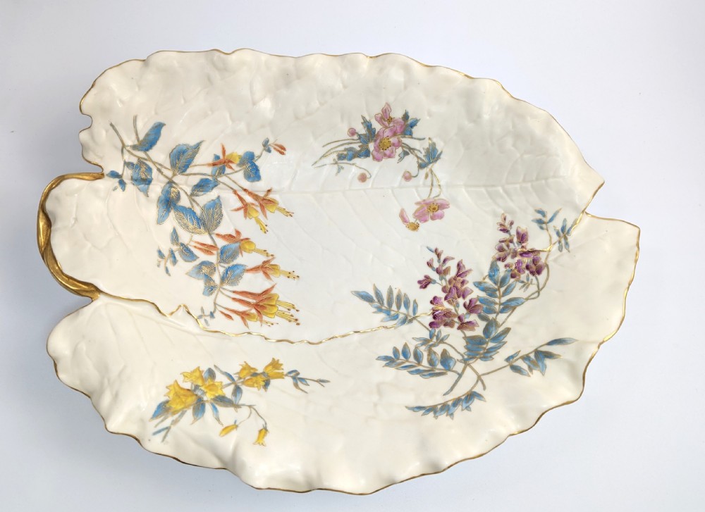 Royal Worcester Hand-Painted and Gilt Porcelain Floral Leaf Dish, 1887 View VII