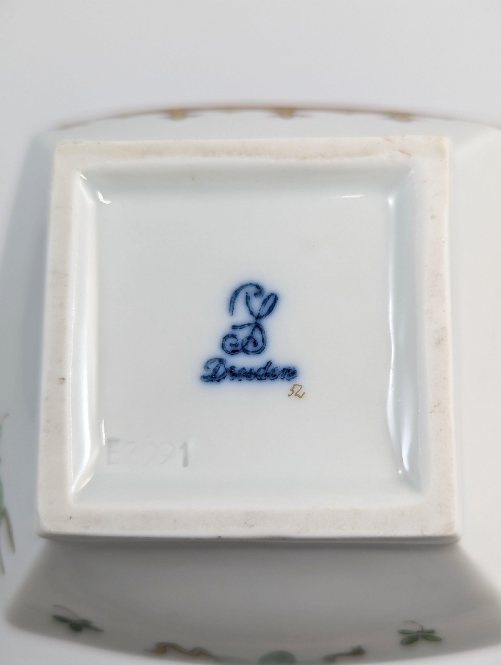 Thieme Potschappel Dresden Porcelain Scent Bottle, c. 1902 View VII