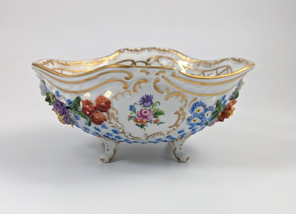 Carl Thieme porcelain centrepiece bowl vase, Dresden, 1902 View IV