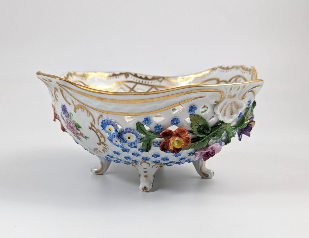 Carl Thieme porcelain centrepiece bowl vase, Dresden, 1902 View VI