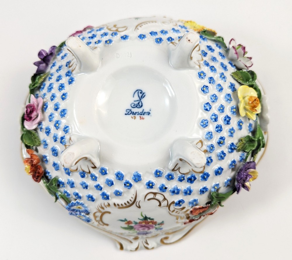Carl Thieme porcelain centrepiece bowl vase, Dresden, 1902 View X