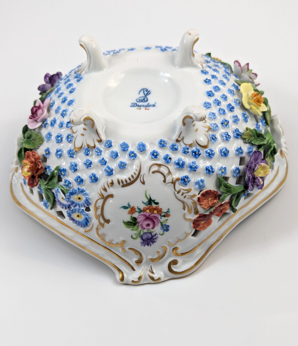 Carl Thieme porcelain centrepiece bowl vase, Dresden, 1902 View XI