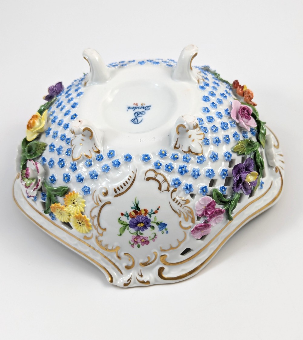Carl Thieme porcelain centrepiece bowl vase, Dresden, 1902 View XIII