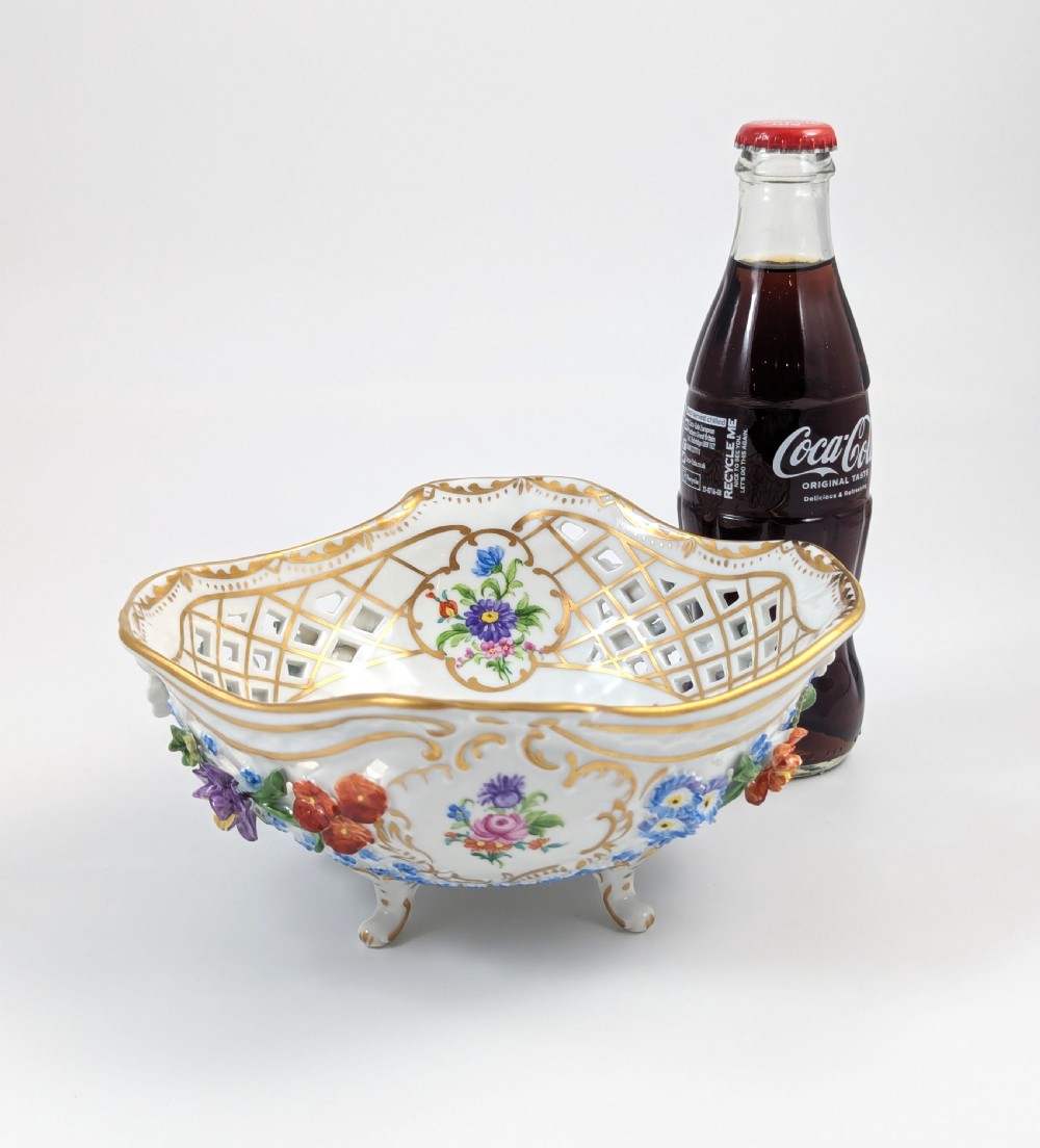 Carl Thieme porcelain centrepiece bowl vase, Dresden, 1902 View XV