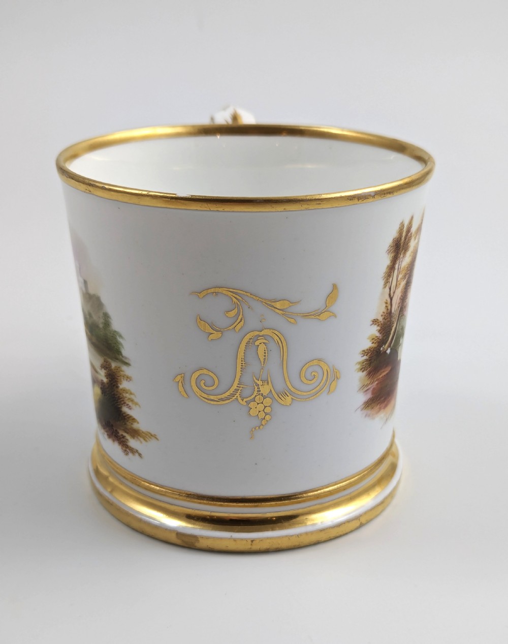 Grainger’s Worcester porcelain cider mug, c. 1820 View IV