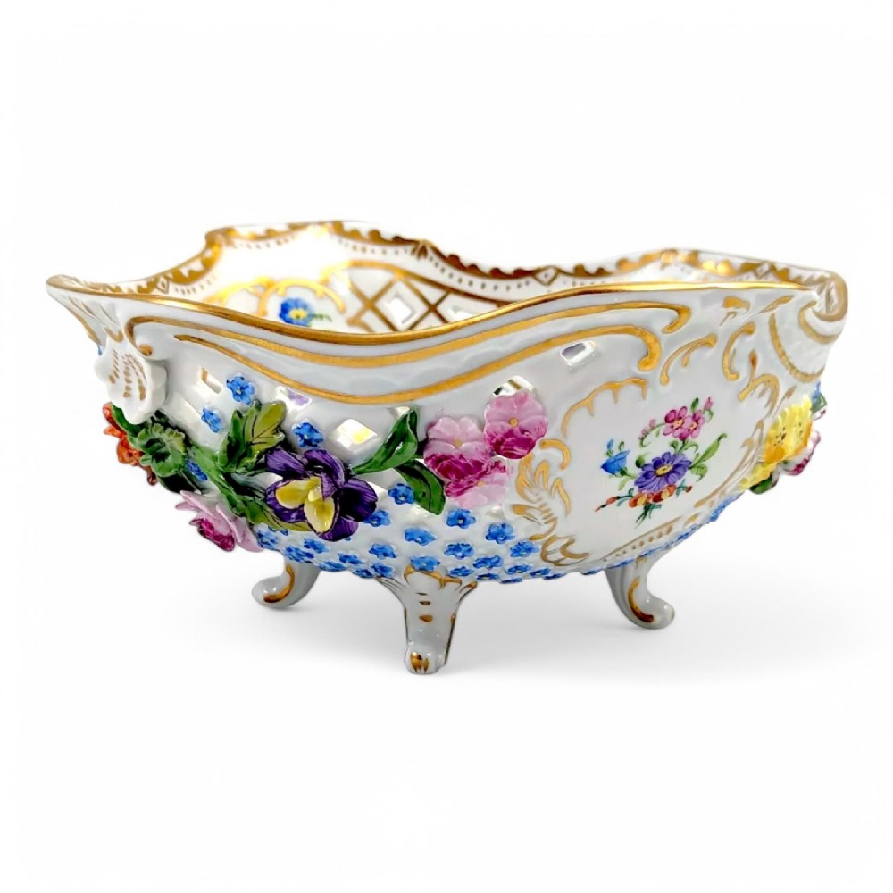 Carl Thieme porcelain centrepiece bowl vase, Dresden, 1902
