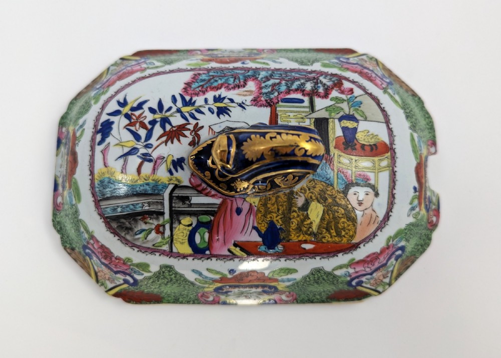 A Regency Masons ironstone tureen decorated in the Green Mandarin chinoiserie pattern with cobalt blue handles and a gilded scrolling finial. View XI