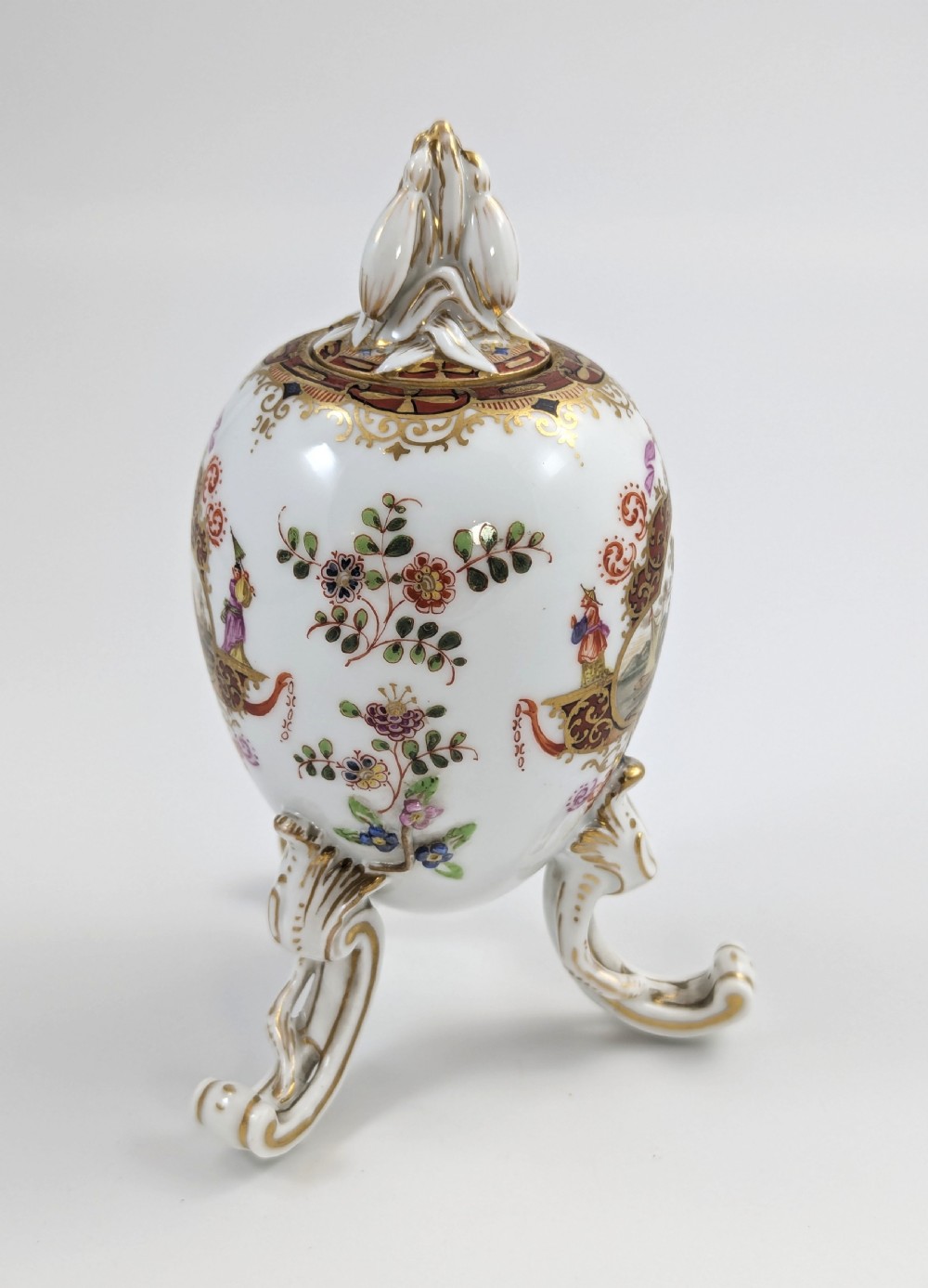 KPM Berlin, Porcelain Egg on Legs, Tea Caddy or Jar, c. 1780 View III