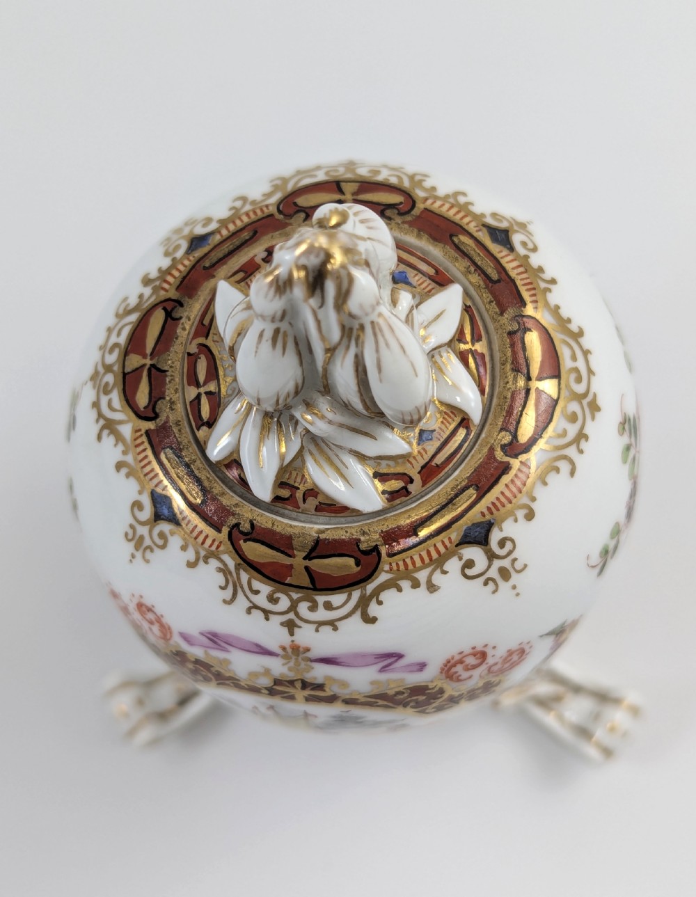 KPM Berlin, Porcelain Egg on Legs, Tea Caddy or Jar, c. 1780 View IX