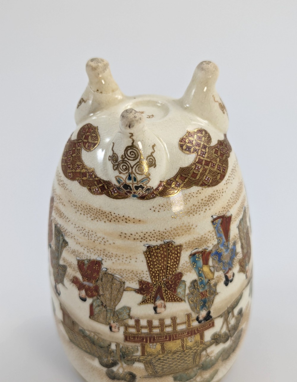 Antique Japanese Satsuma footed vase, hand-painted courtly scene, gold detailing View XI
