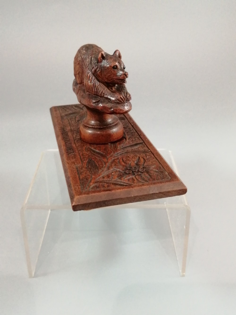 19th century Black Forest walnut desk blotter with a bear View VIII