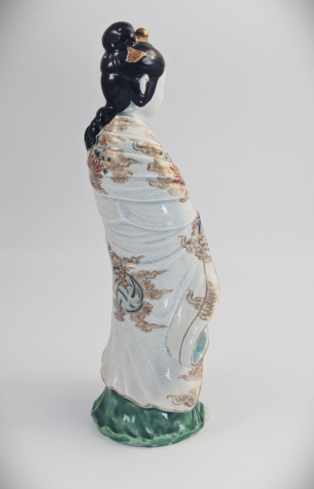 Kutani antique Japanee porcelain Meiji Kannon figurine, late 19th century View V