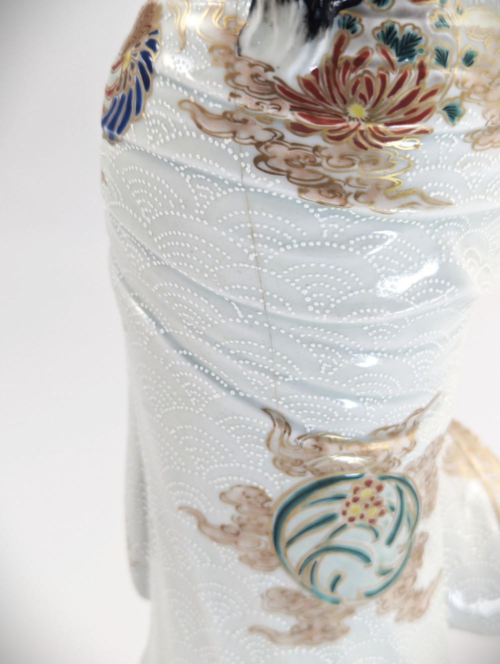 Kutani antique Japanee porcelain Meiji Kannon figurine, late 19th century View VIII