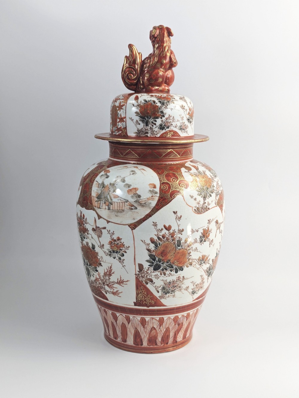 Kutani rare antique porcelain large lidded vase, Meiji Period, Foo Dog Lid, 42 cm View IV