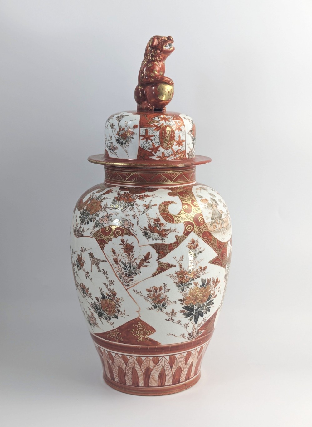 Kutani rare antique porcelain large lidded vase, Meiji Period, Foo Dog Lid, 42 cm View VI