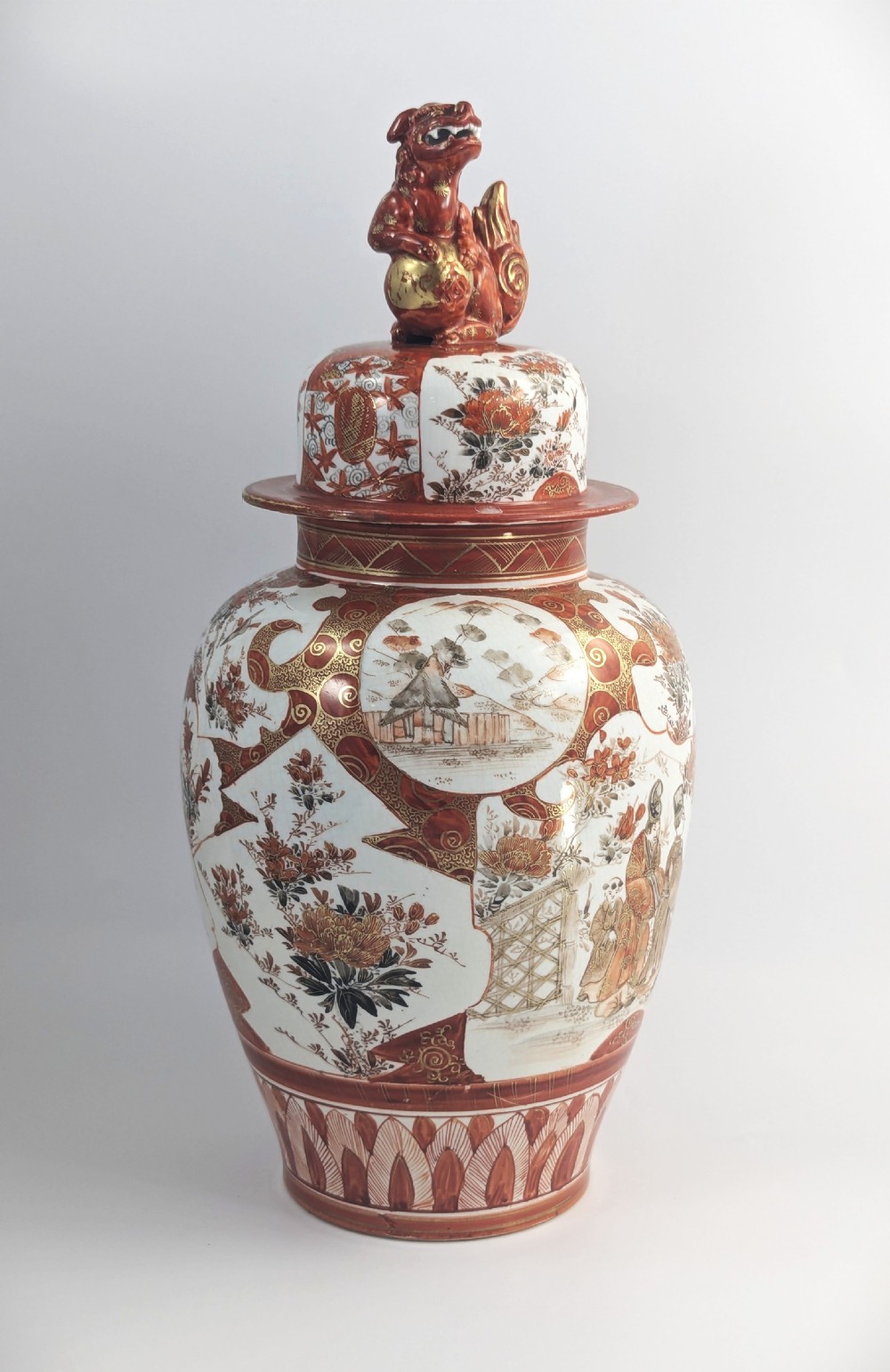 Kutani rare antique porcelain large lidded vase, Meiji Period, Foo Dog Lid, 42 cm View VII