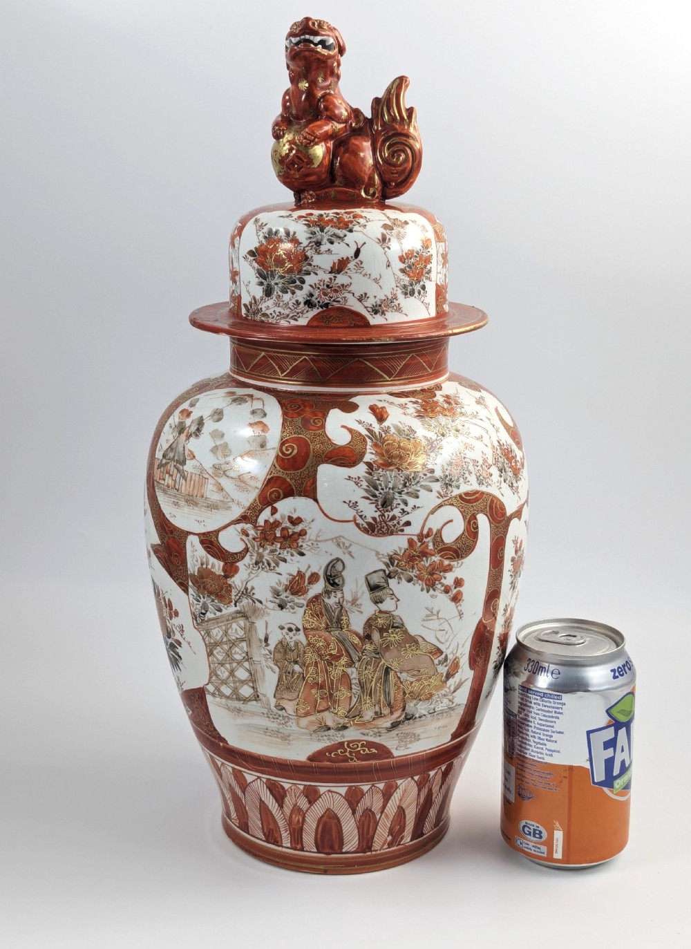 Kutani rare antique porcelain large lidded vase, Meiji Period, Foo Dog Lid, 42 cm View XII