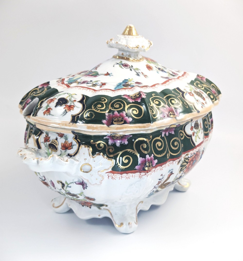 Antique Mason’s large lidded tureen, Famille Verte Chinoiserie, peacocks, c 1830 View III