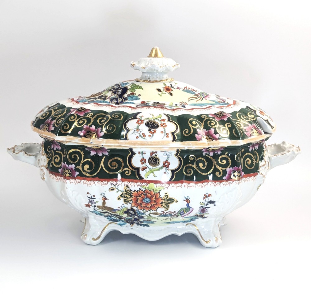 Antique Mason’s large lidded tureen, Famille Verte Chinoiserie, peacocks, c 1830 View VII