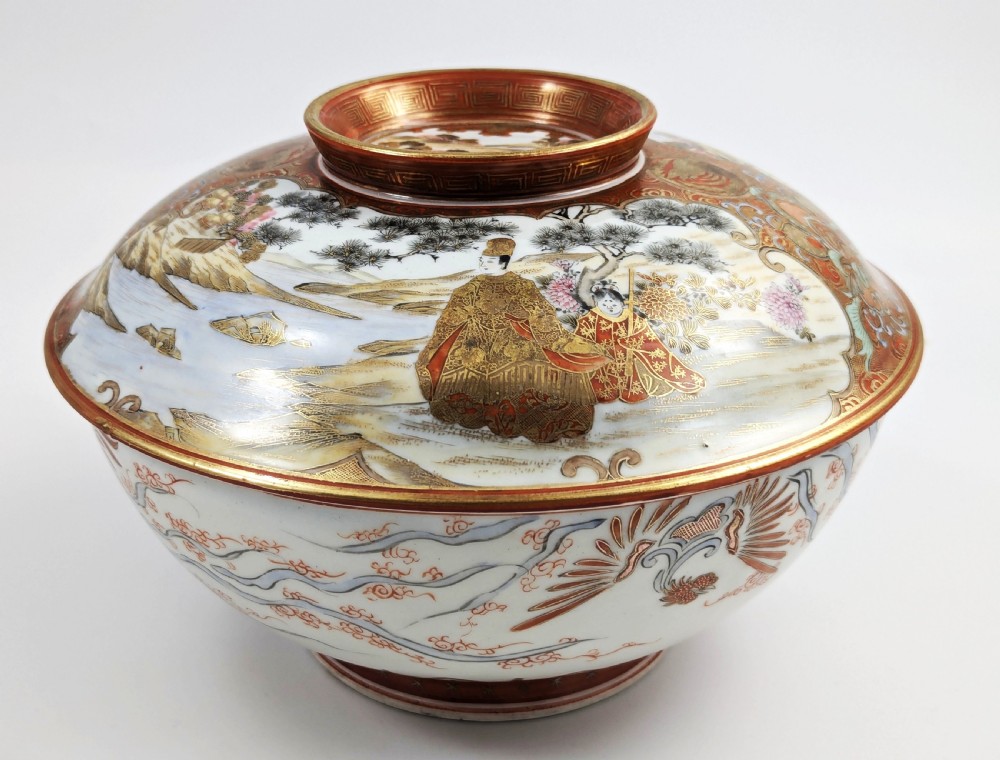 Large Edo Kutani Japanese porcelain lidded bowl by Okuda, signed, c. 1800–1850 View IV