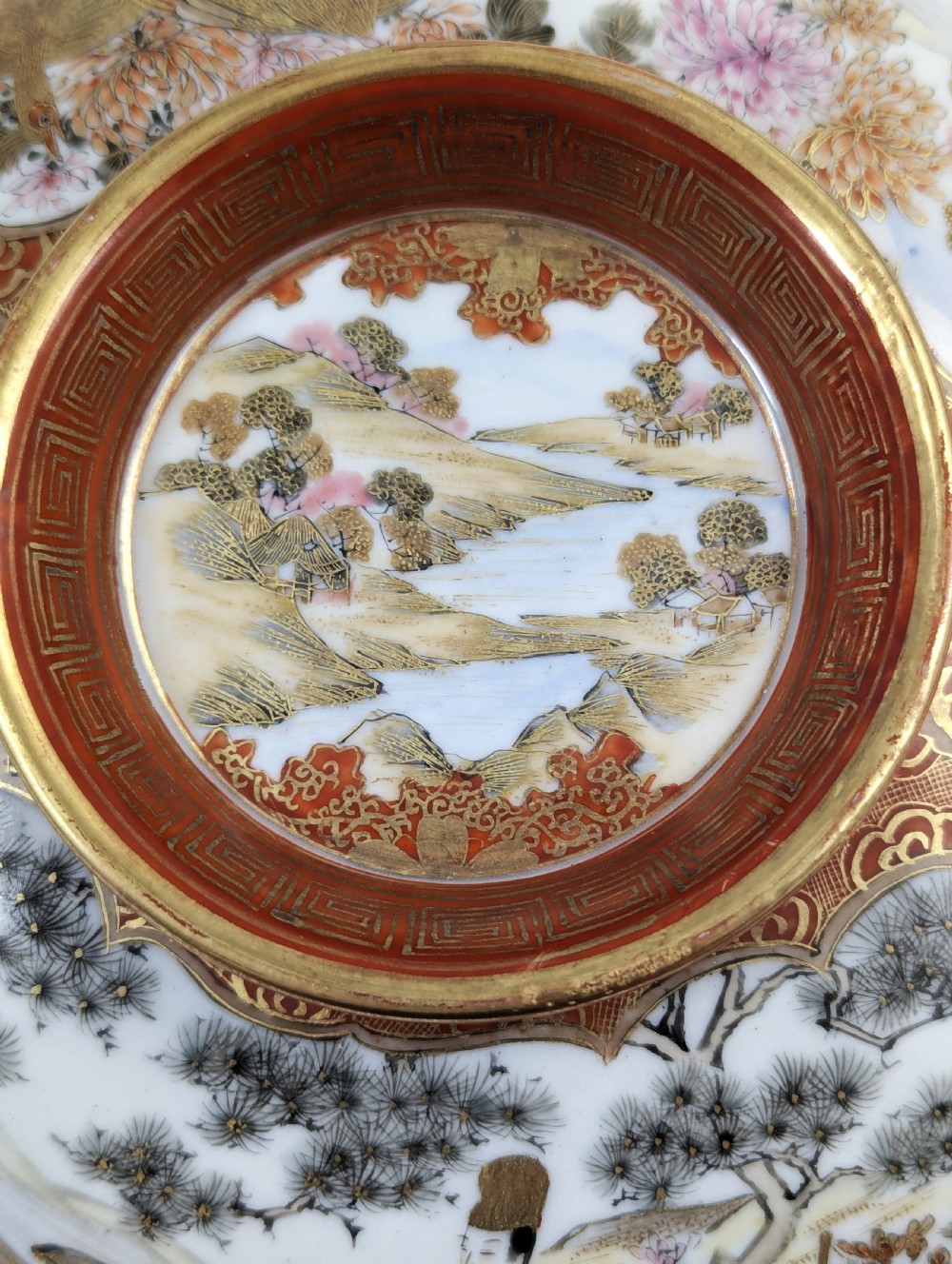 Large Edo Kutani Japanese porcelain lidded bowl by Okuda, signed, c. 1800–1850 View XIII