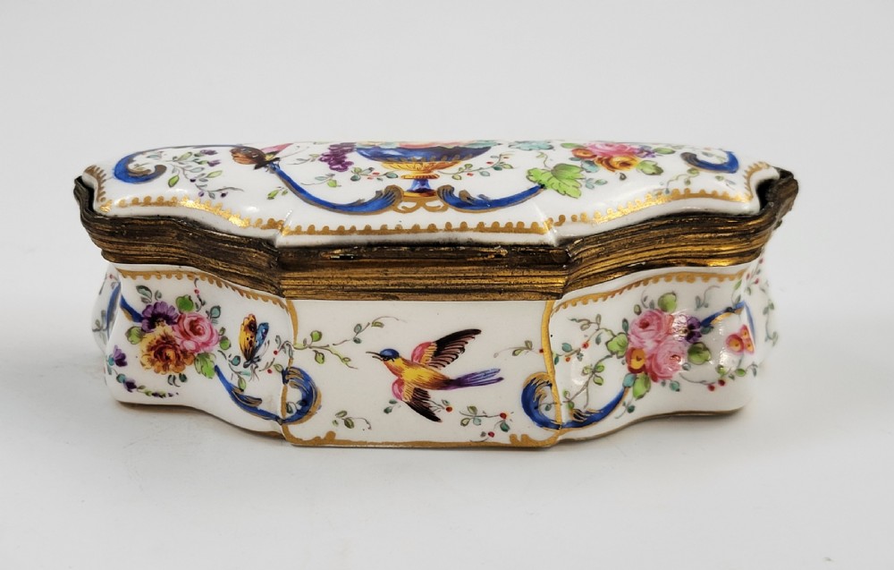Samson à Paris – Porcelain Jewel Box, After Sèvres, c. 1850 View II