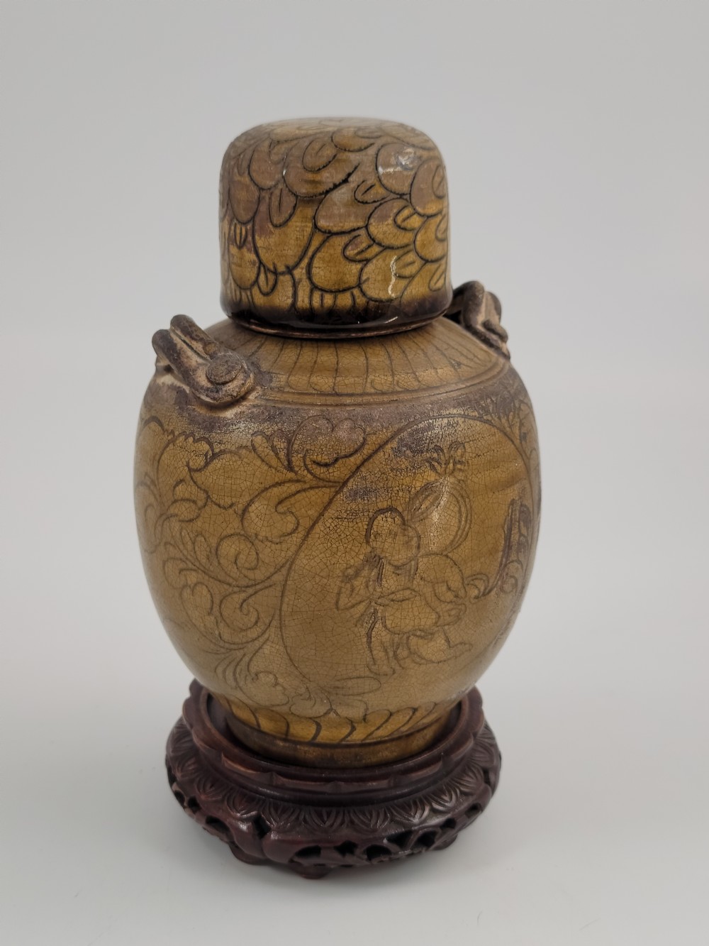 Rare Chinese Zoomorphic Stoneware Jar – Bird-Head Lid – Southern Kilns, Qing Dynasty c.1850–1890 View II