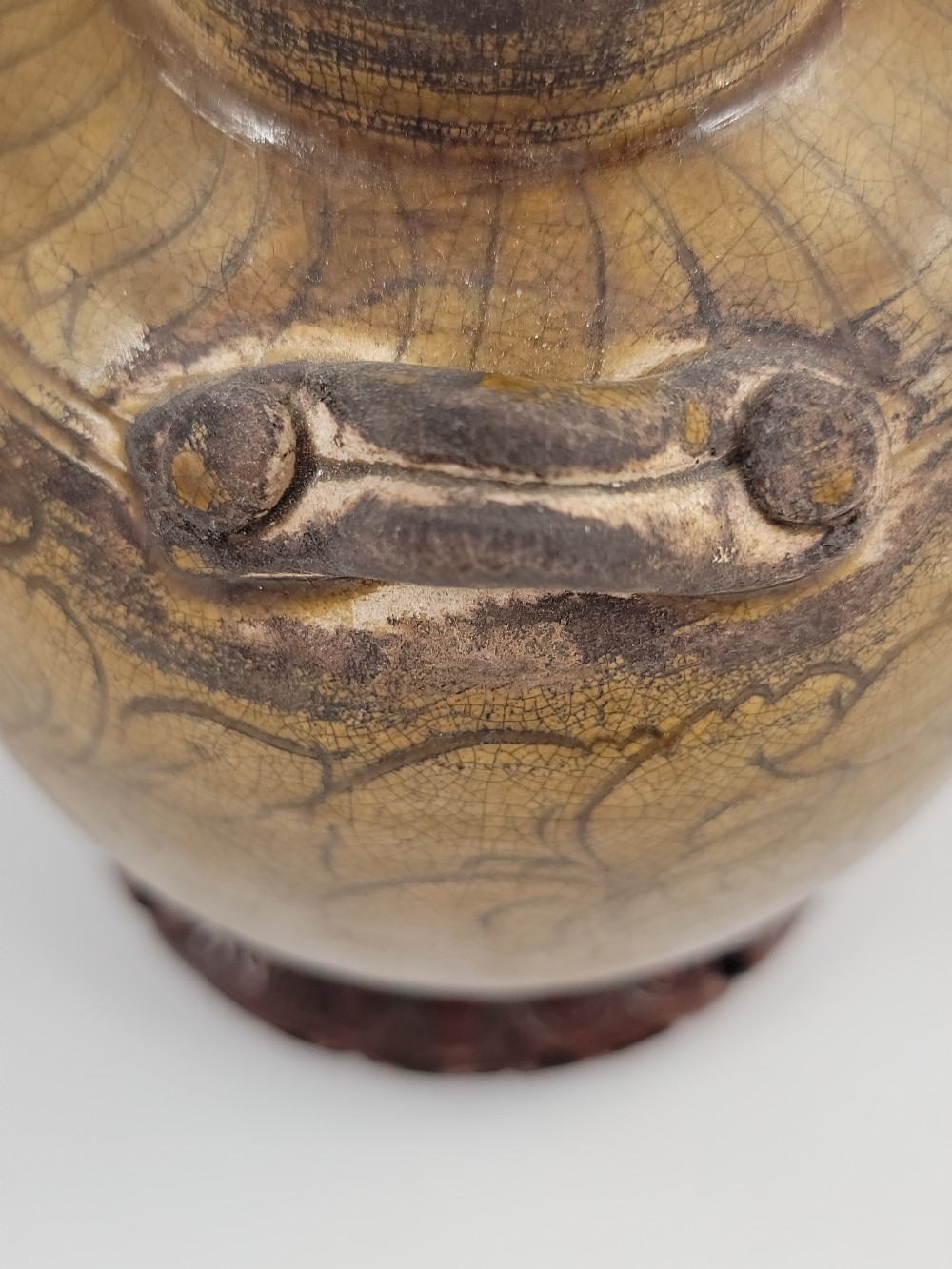 Rare Chinese Zoomorphic Stoneware Jar – Bird-Head Lid – Southern Kilns, Qing Dynasty c.1850–1890 View VIII
