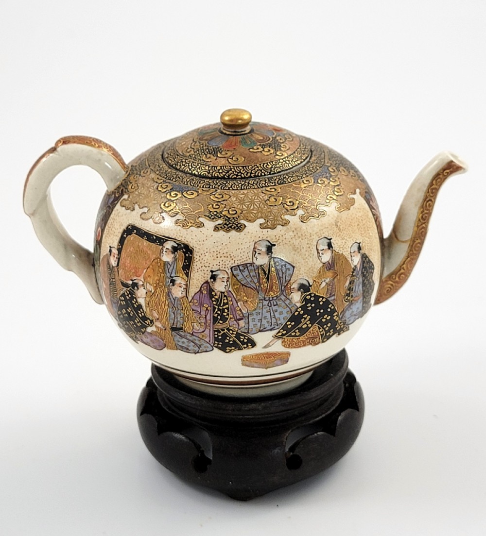 Small Japanese Satsuma Teapot, Kyoto School, Meiji Period, c.1885, with Stand