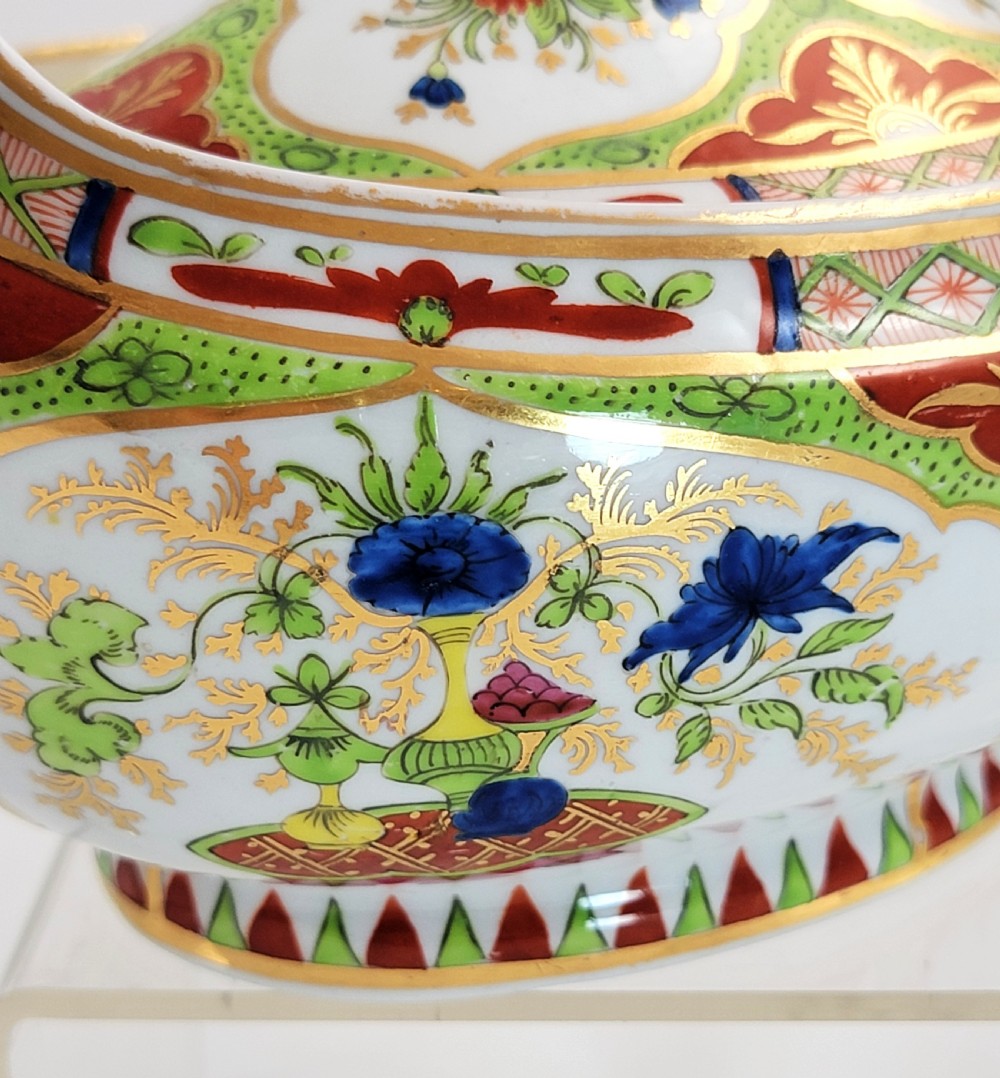 Chamberlain Worcester Regency Sugar Bowl, 
