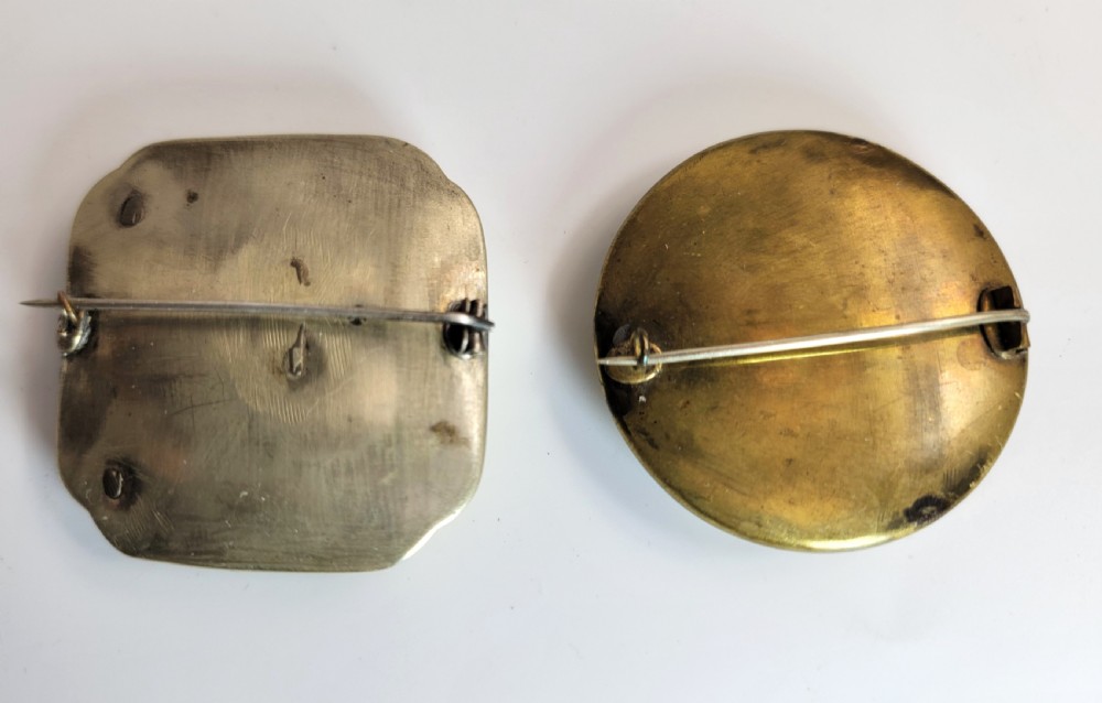 Japanese Satsuma-style enamel brooches, Kyoto/Yokohama, c. 1900 (pair) View III