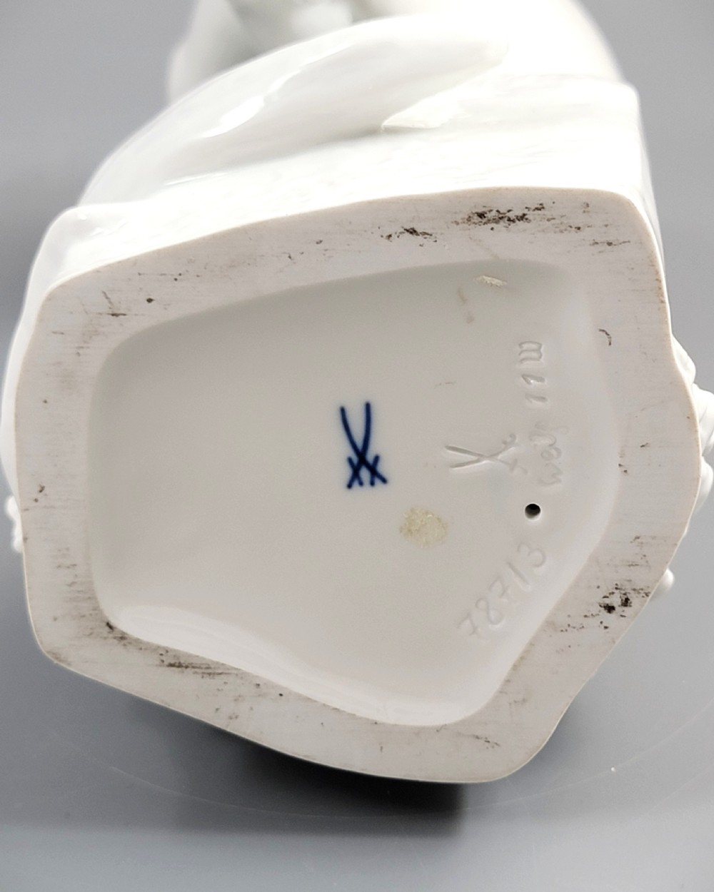 Meissen Porcelain Otter, Model by Max Esser
 View X