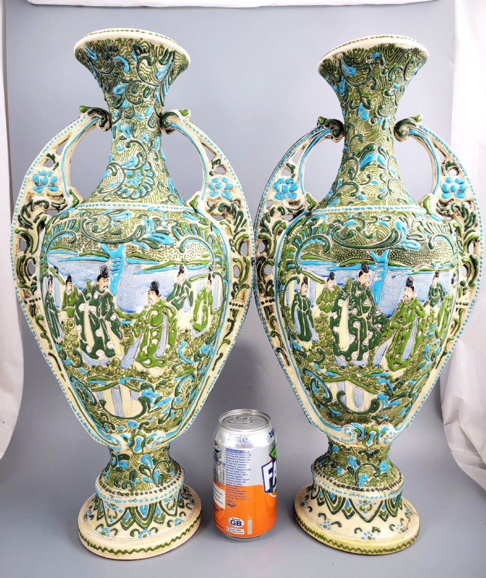 Important Pair of Monumental Japanese Meiji High-Relief Vases (47.5 cm), c. 1890 View IX